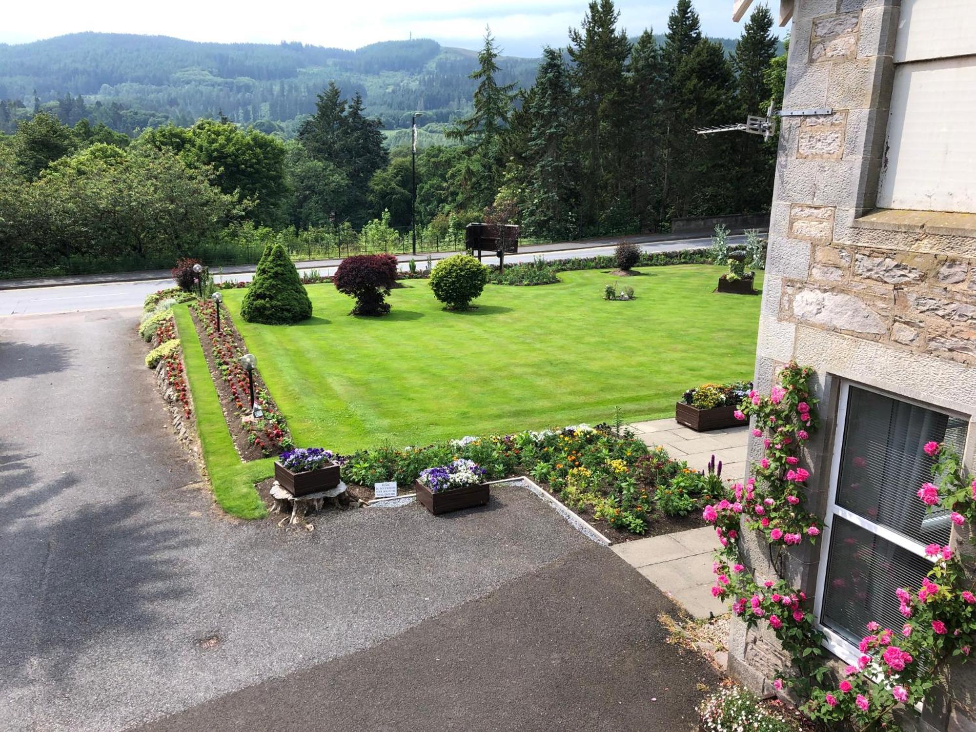 The Claymore Guest House Питлохри Екстериор снимка