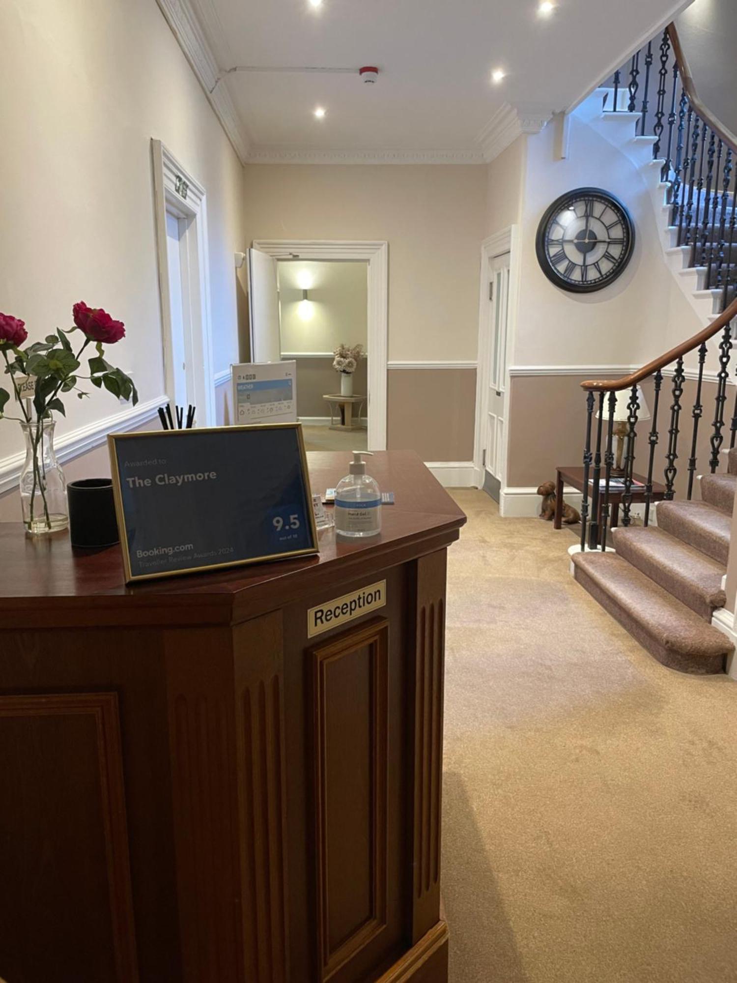 The Claymore Guest House Питлохри Екстериор снимка