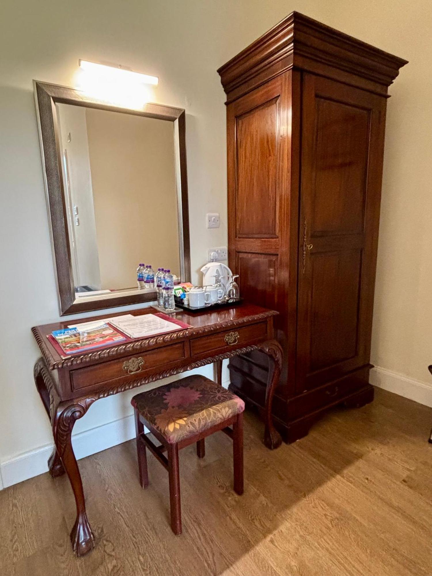 The Claymore Guest House Питлохри Екстериор снимка