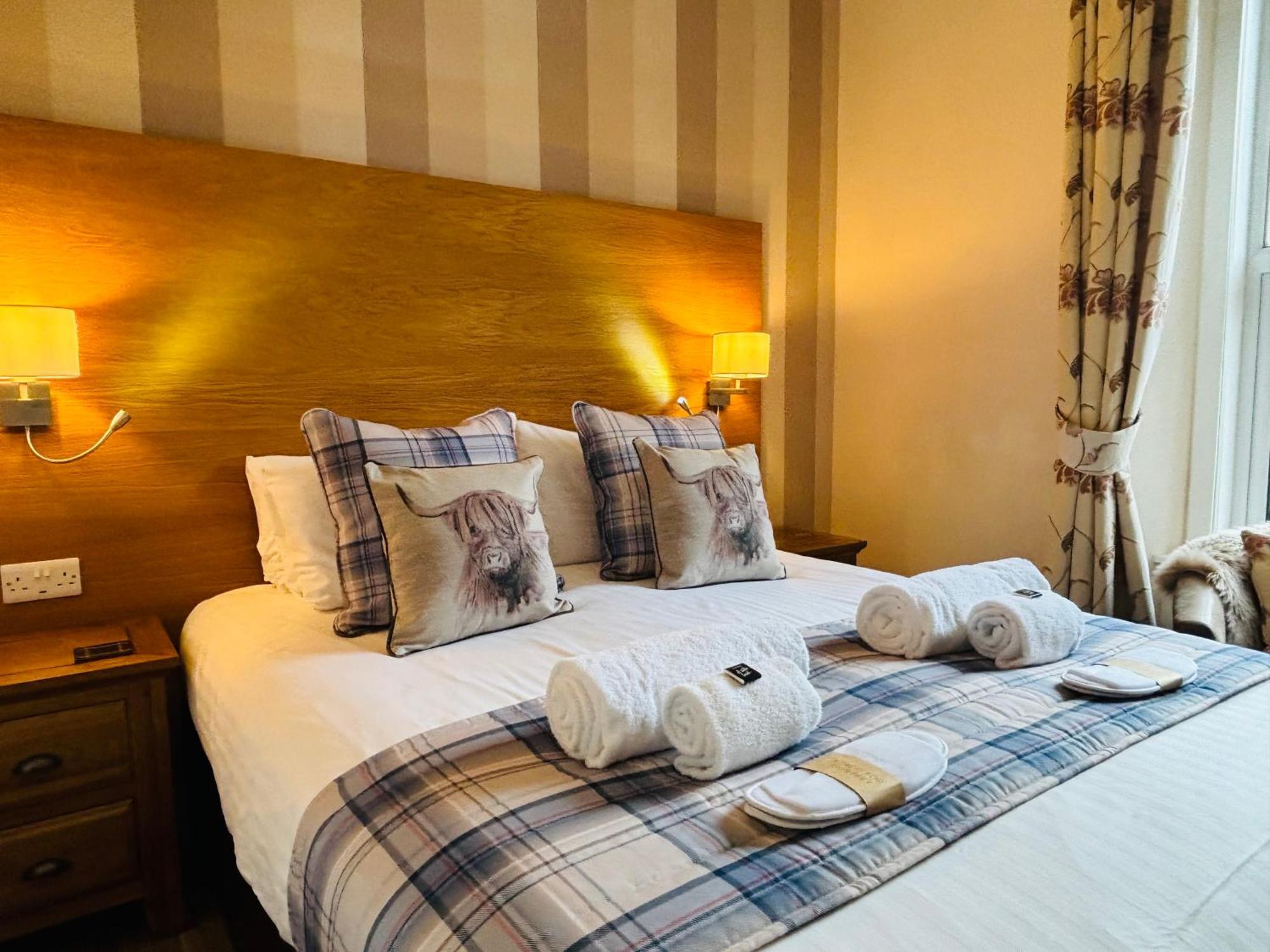 The Claymore Guest House Питлохри Екстериор снимка