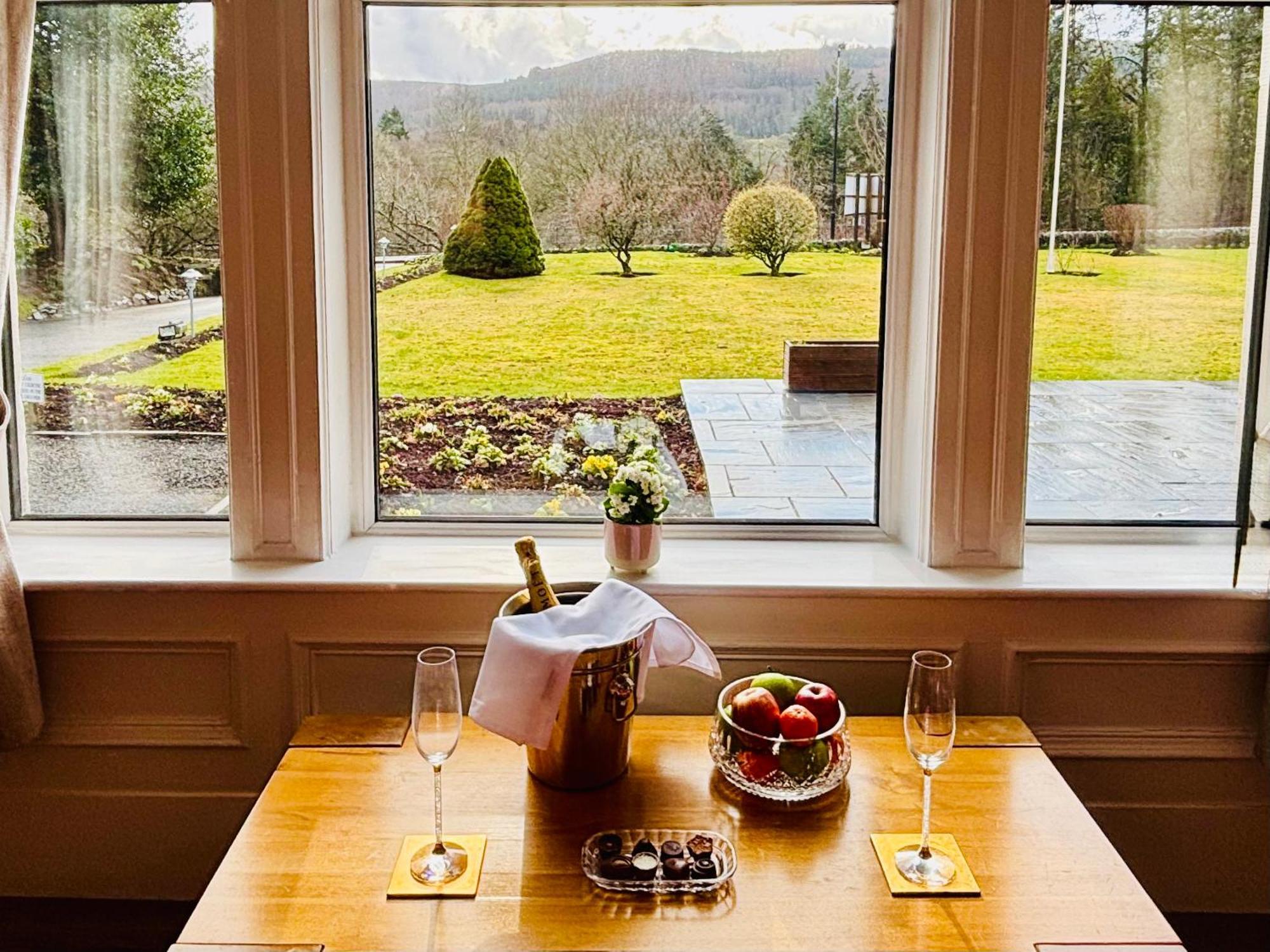 The Claymore Guest House Питлохри Екстериор снимка