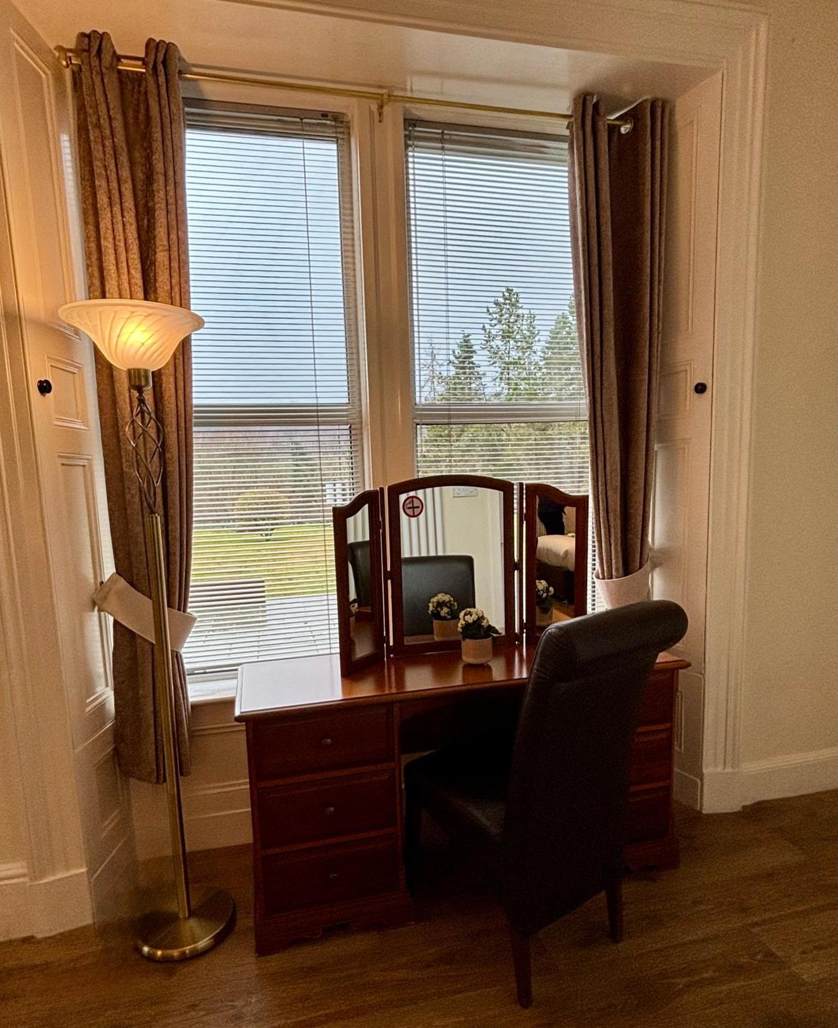 The Claymore Guest House Питлохри Екстериор снимка