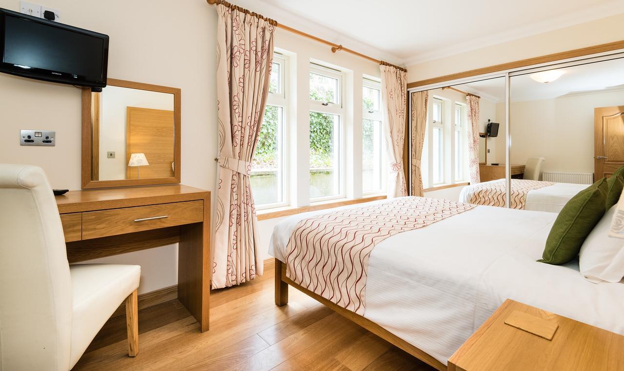 The Claymore Guest House Питлохри Екстериор снимка